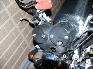 左側2本が約10mmのネジ付きスペーサー 左側2本が約10mmのネジ付きスペーサー