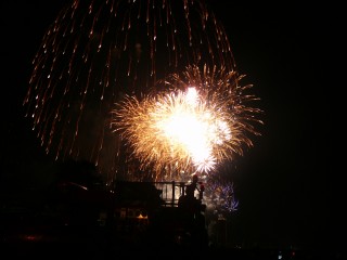 消防車の陰 消防車の陰