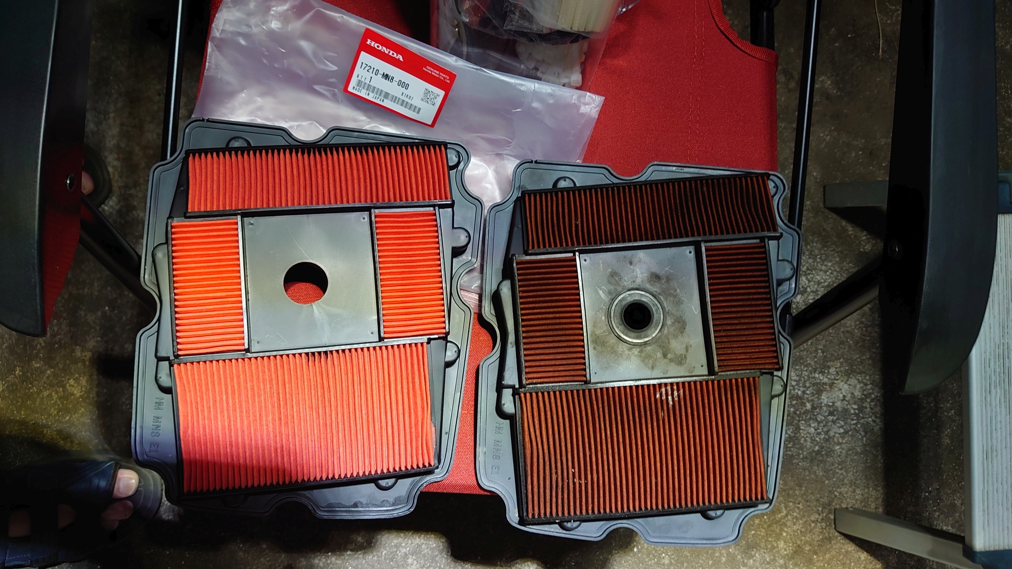 右が使用済み、左が新品 右が使用済み、左が新品